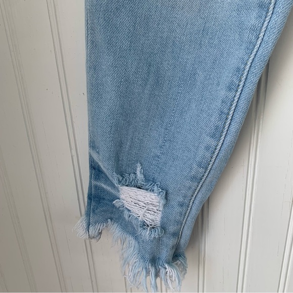 KanCan Distressed 5-pocket Jeans ( Size 0/23) Awesome Look with Anything! - Picture 5 of 8